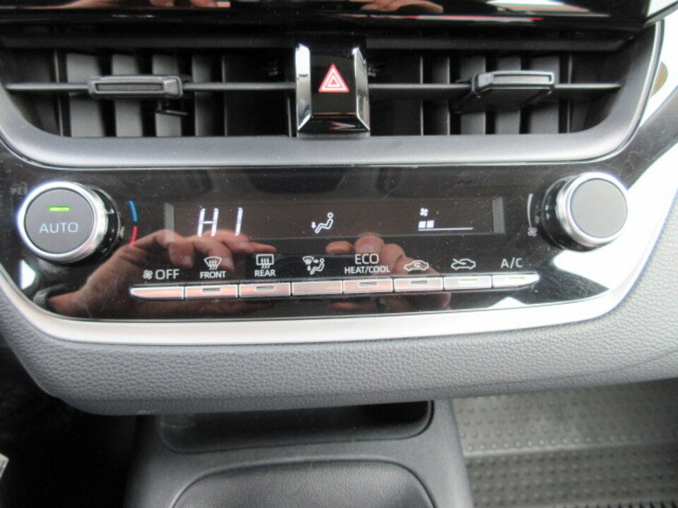 Used 2024 Toyota Corolla LE image 19