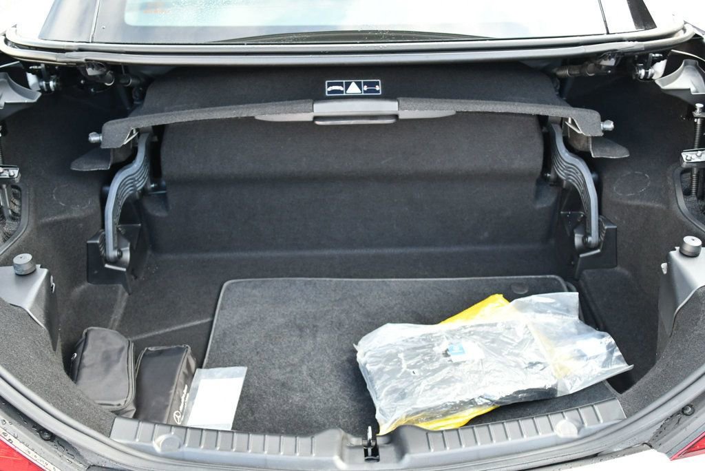 Used 2015 Mercedes-Benz SLK 350 image 16