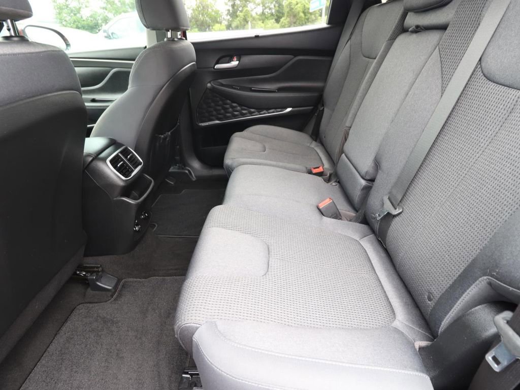 Used 2019 Hyundai Santa Fe SEL FWD image 9