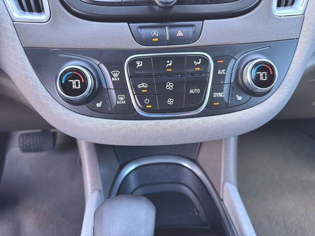 Used 2021 Chevrolet Malibu LT FWD image 17
