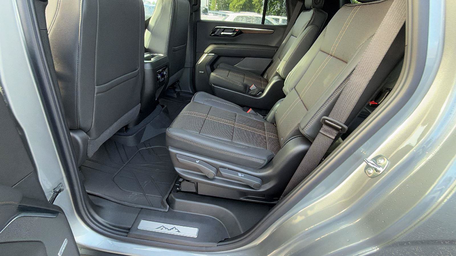 New 2026 Chevrolet Tahoe High Country w/ Sun And Tow Package AWD/4WD image 19