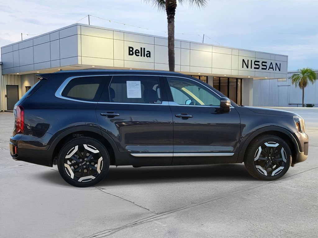 Used 2025 Kia Telluride S image 4