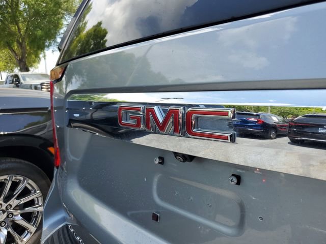 Used 2024 GMC Yukon XL SLT w/ SLT Luxury Package RWD image 6