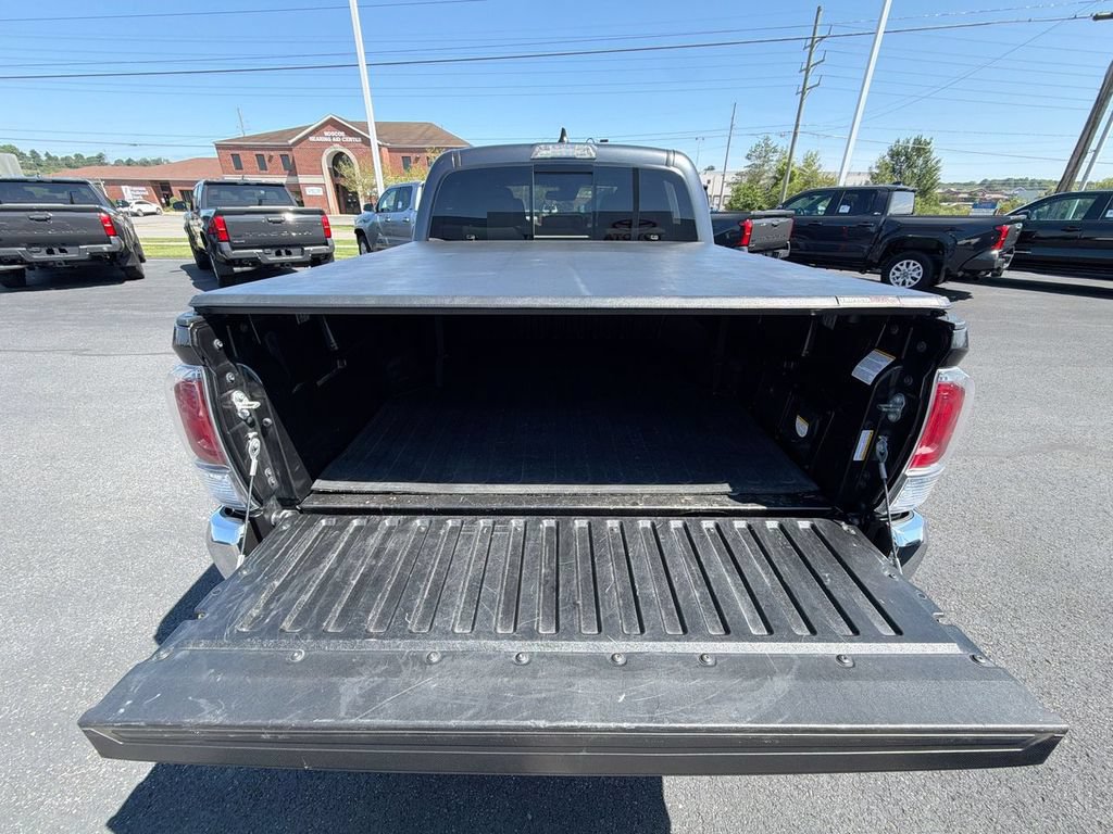 Used 2021 Toyota Tacoma TRD Off-Road AWD/4WD image 29