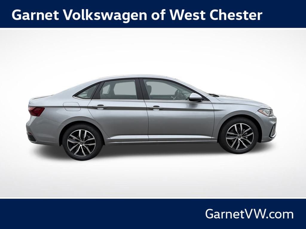 New 2026 Volkswagen Jetta SE FWD image 6