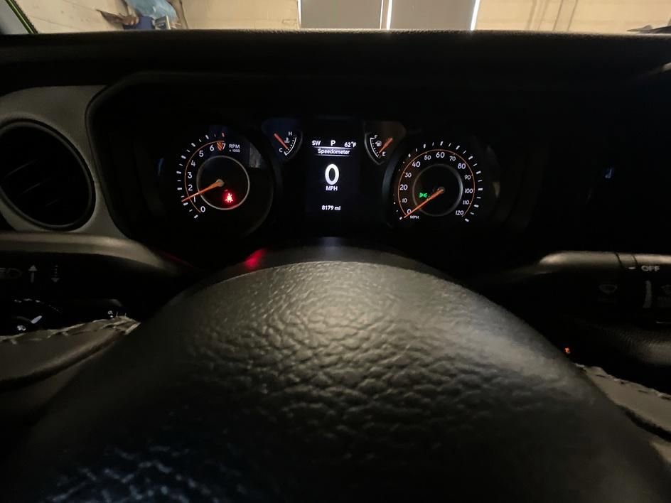 Used 2025 Jeep Gladiator Sport AWD/4WD image 12