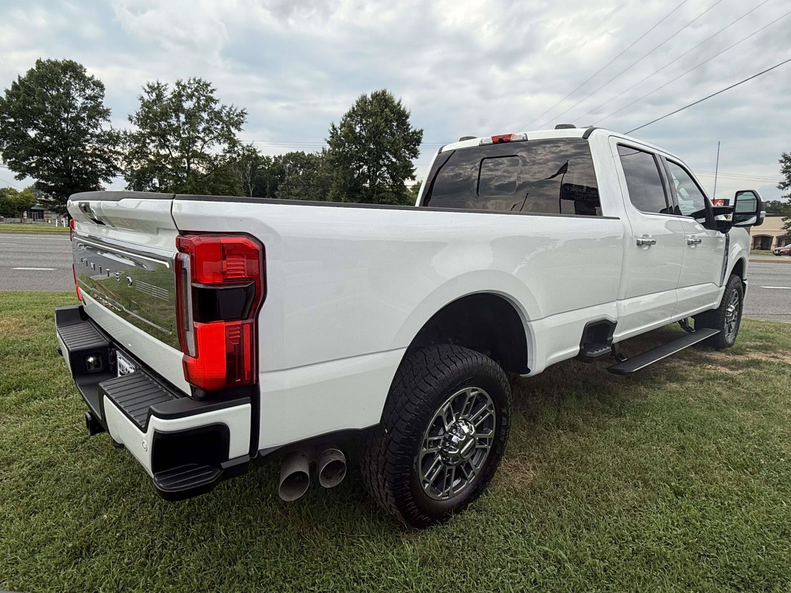 Used 2024 Ford F250 Limited w/ FX4 Off-Road Package AWD/4WD image 2