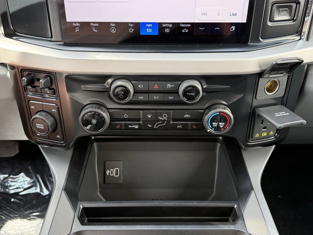 New 2026 Ford F250 XLT w/ XLT Premium Package AWD/4WD image 18