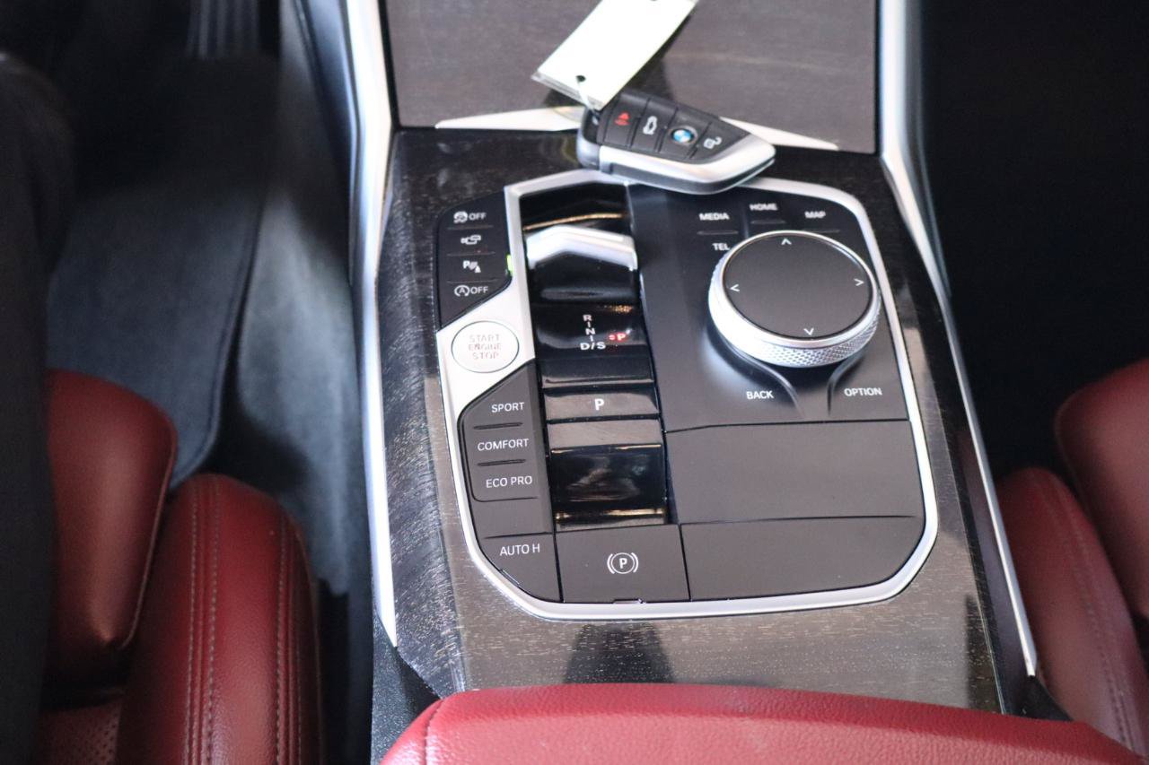 Used 2023 BMW 330i Sedan w/ Premium Package RWD image 19