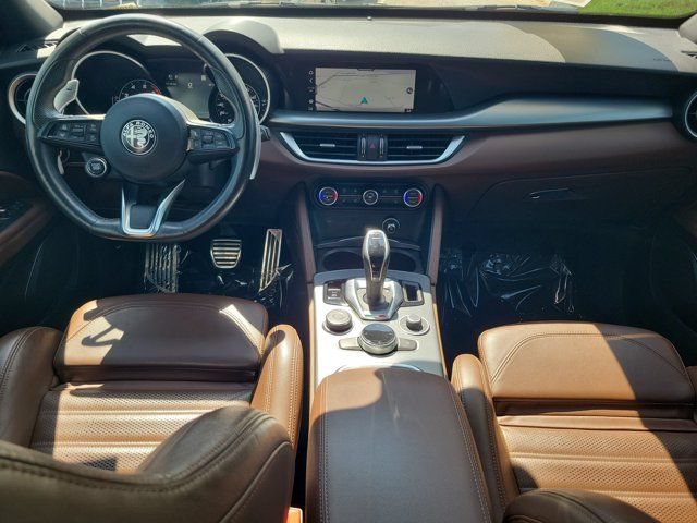 Used 2021 Alfa Romeo Stelvio Ti Sport AWD/4WD image 2