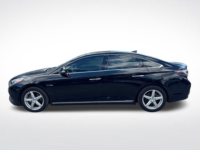 Used 2017 Hyundai Sonata Limited w/ Ultimate Package 02 FWD image 2