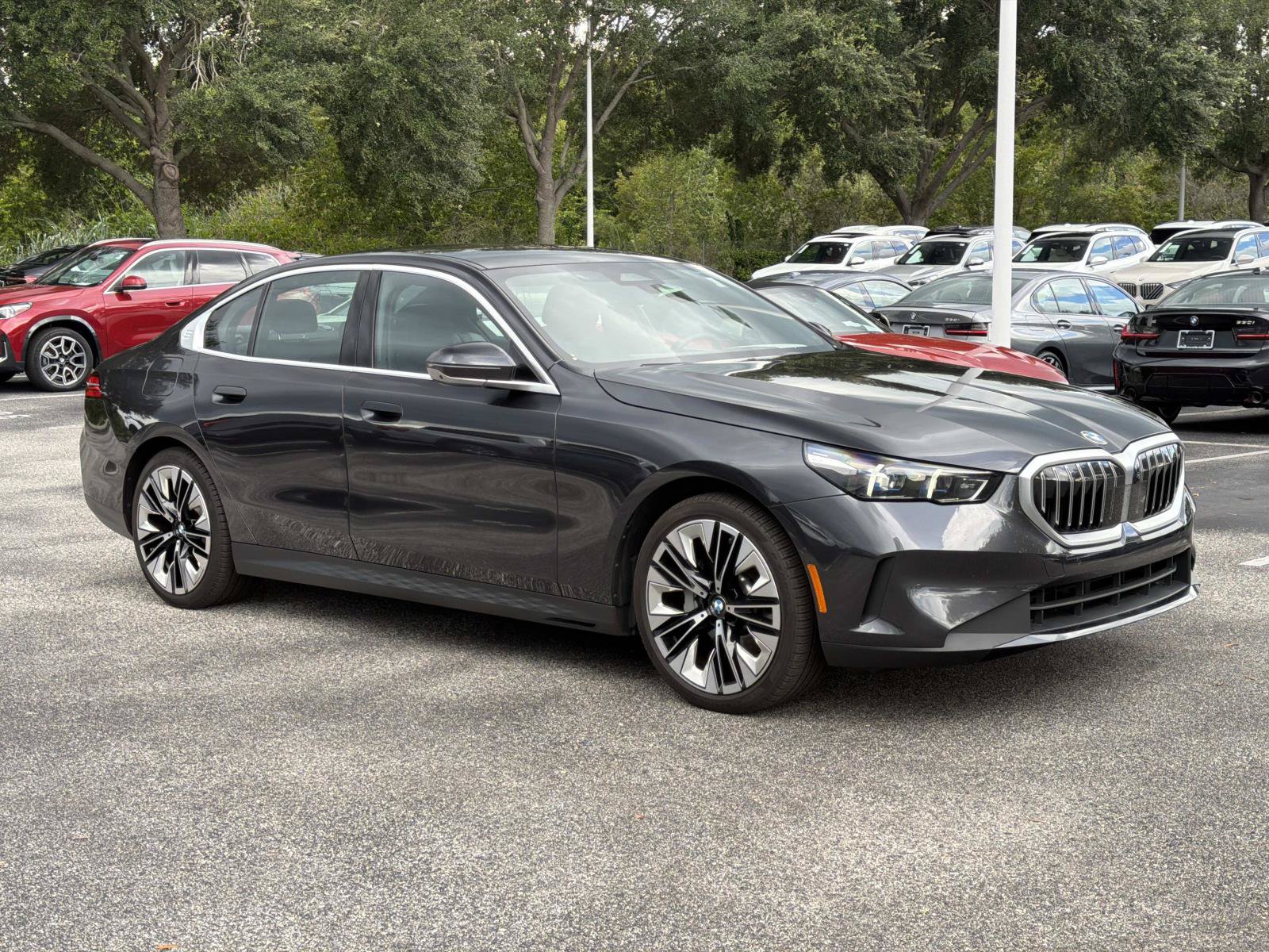 Used 2025 BMW 530i RWD image 2