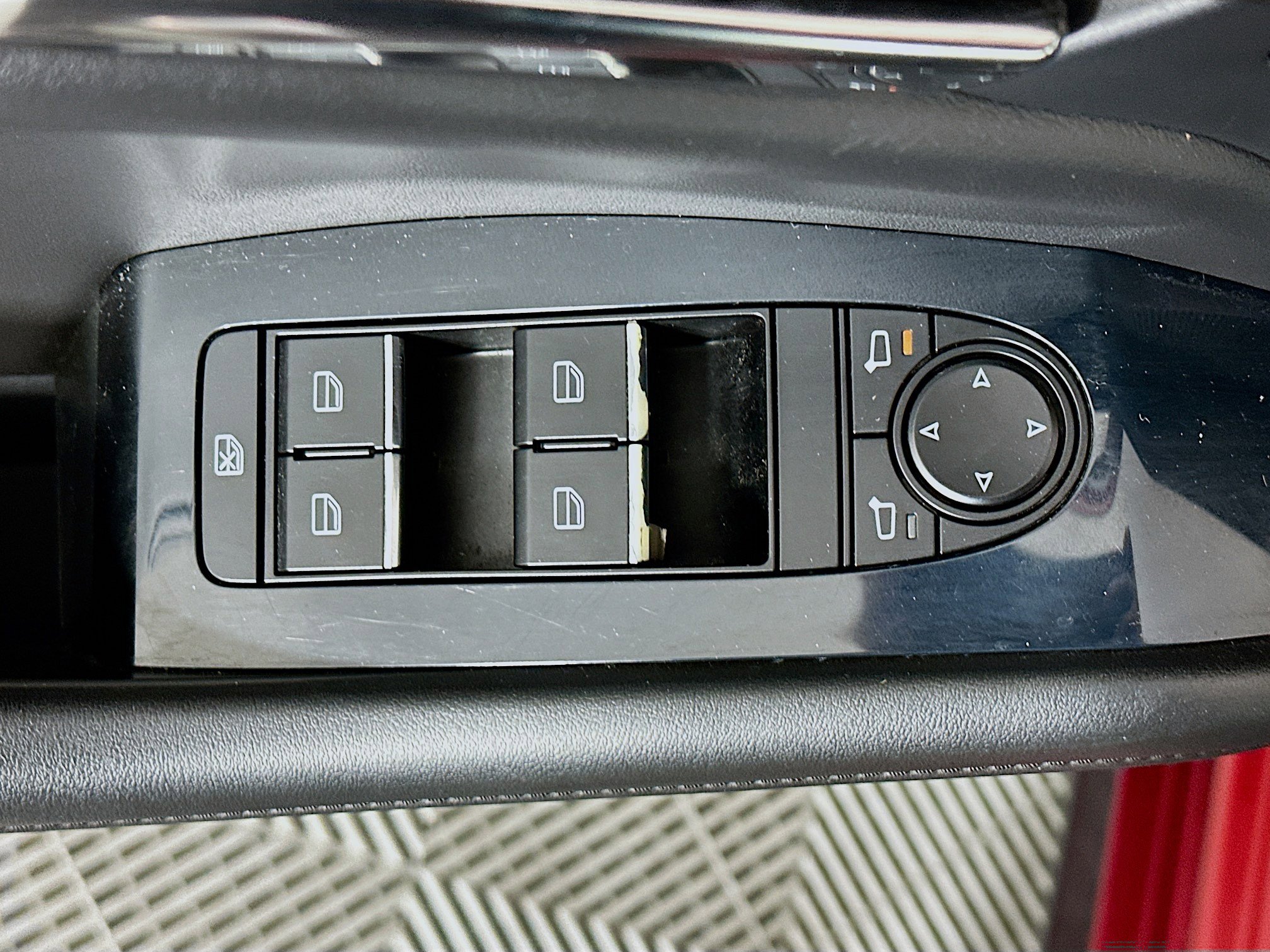 Used 2019 MAZDA MAZDA3 Hatchback image 15