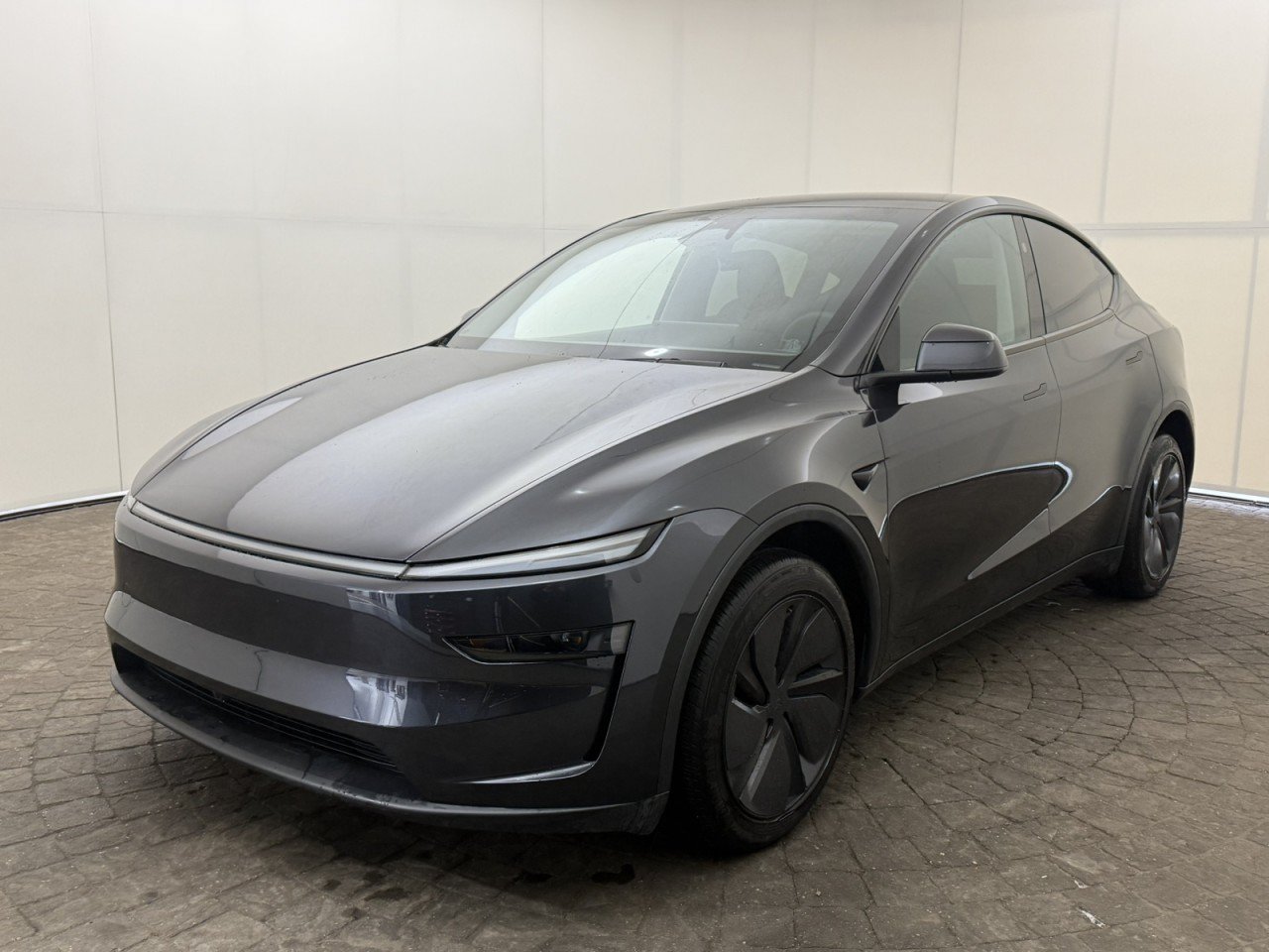 Used 2026 Tesla Model Y Long Range AWD/4WD image 3