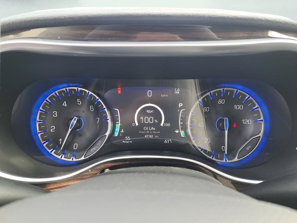 Used 2024 Chrysler Pacifica Limited FWD image 22