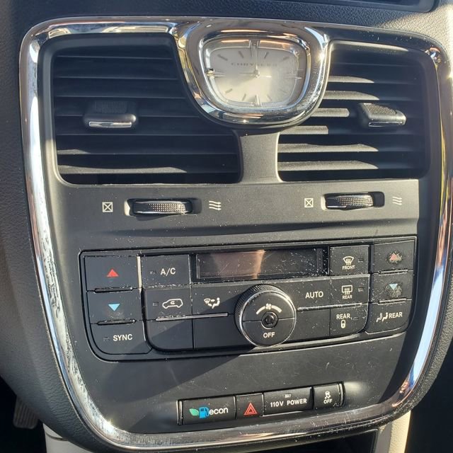 Used 2011 Chrysler Town & Country Touring FWD image 31