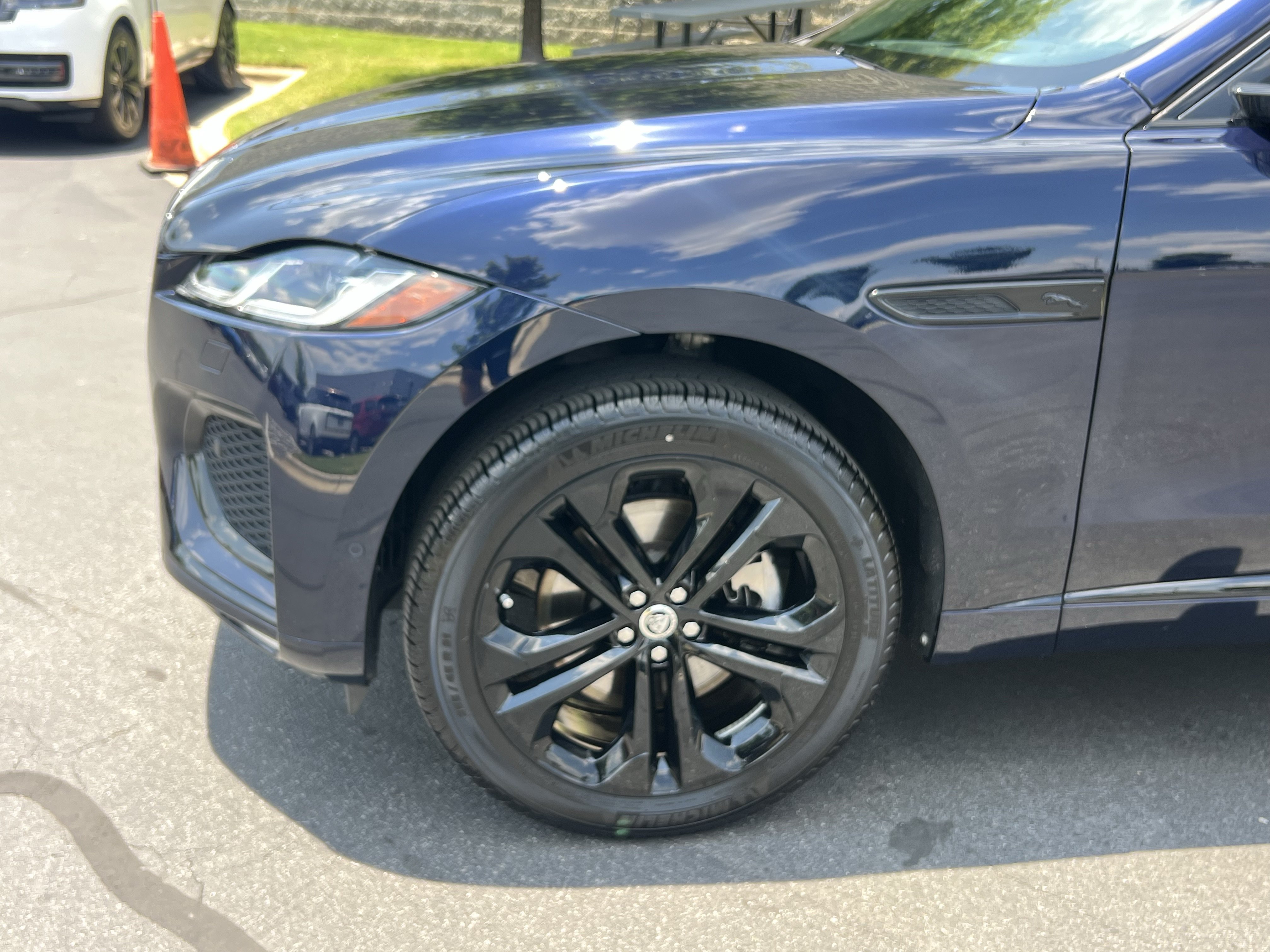 Used 2026 Jaguar F-PACE R-Dynamic S AWD/4WD image 13