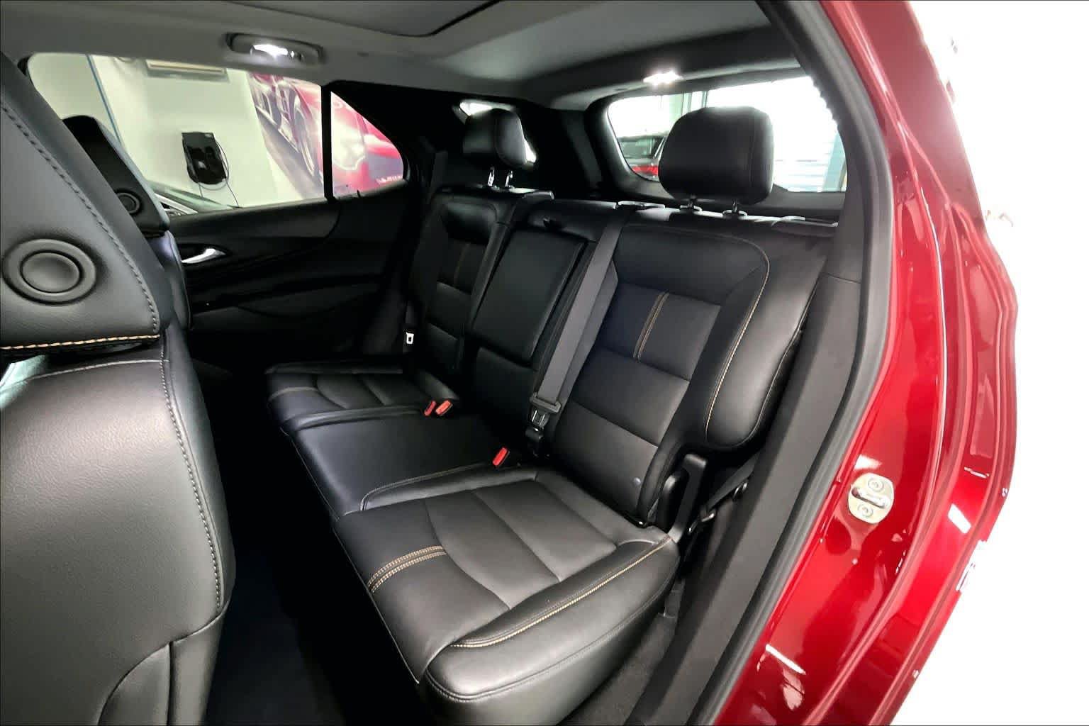Used 2022 Chevrolet Equinox Premier AWD/4WD image 28