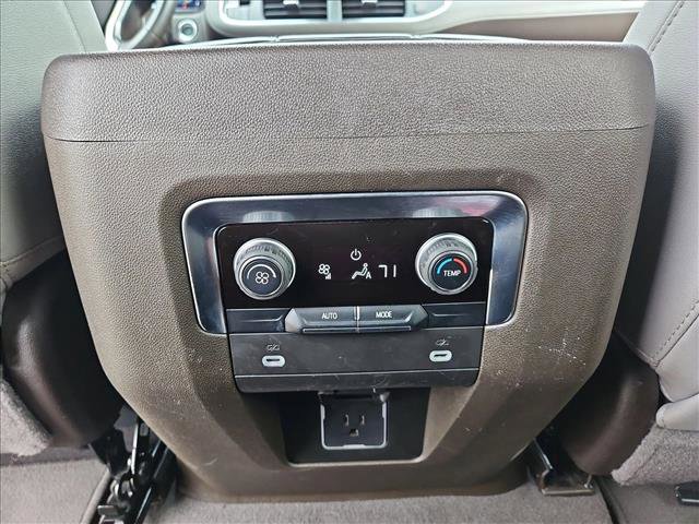 Used 2024 Chevrolet Suburban LT AWD/4WD image 17