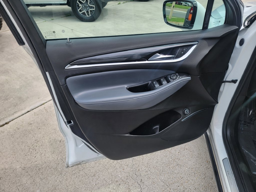Used 2024 Buick Enclave Essence FWD image 10