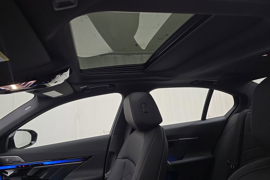 New 2025 BMW i5 M60 w/ Premium Package image 23