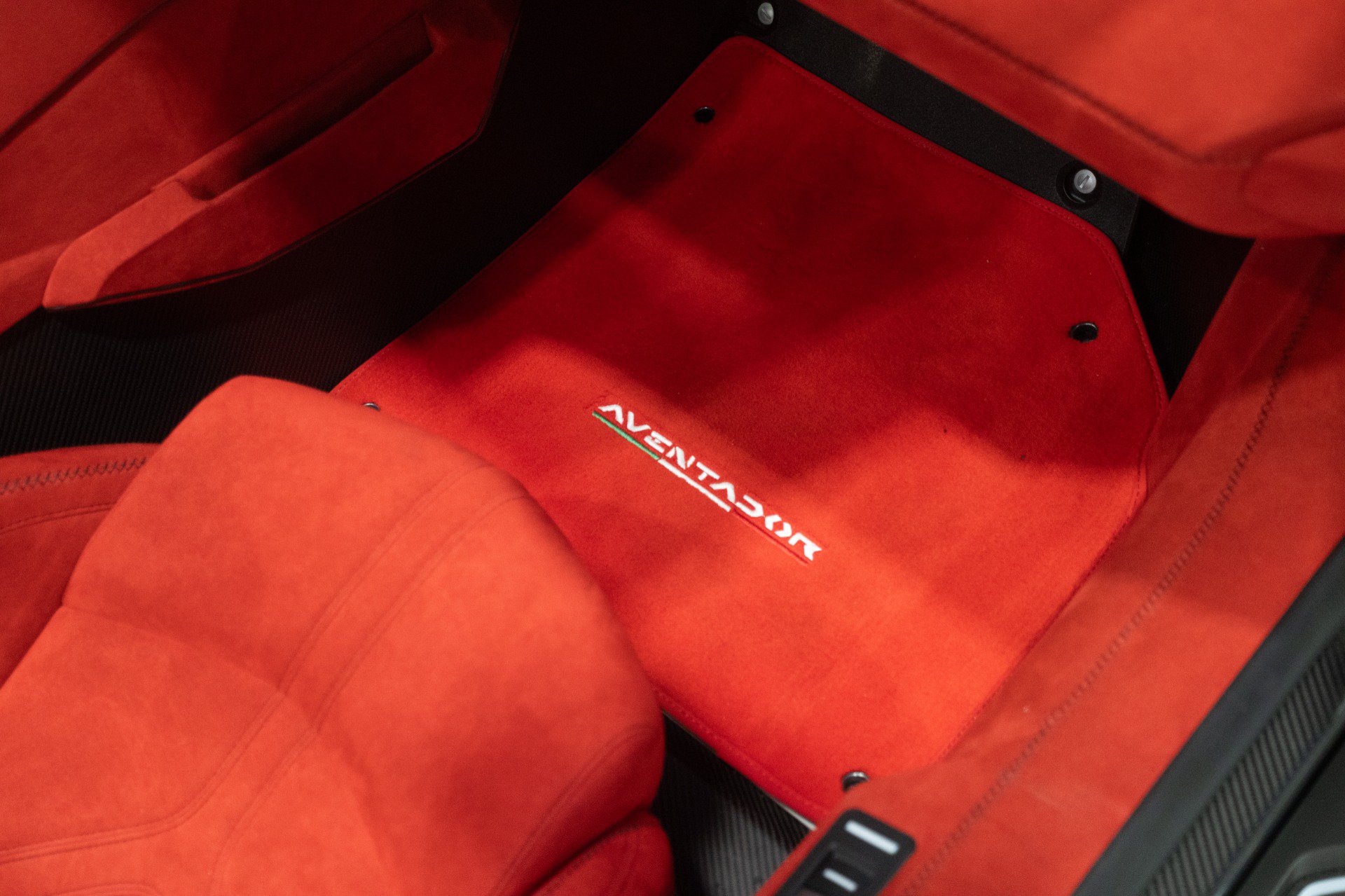Used 2020 Lamborghini Aventador SVJ AWD/4WD image 58