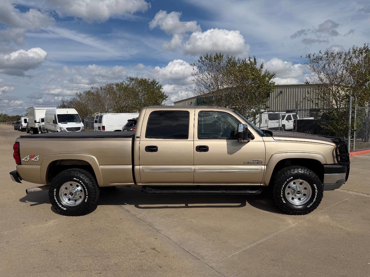 Used 2005 Chevrolet Silverado 2500 LT w/ Heavy-Duty Power Package AWD/4WD image 63