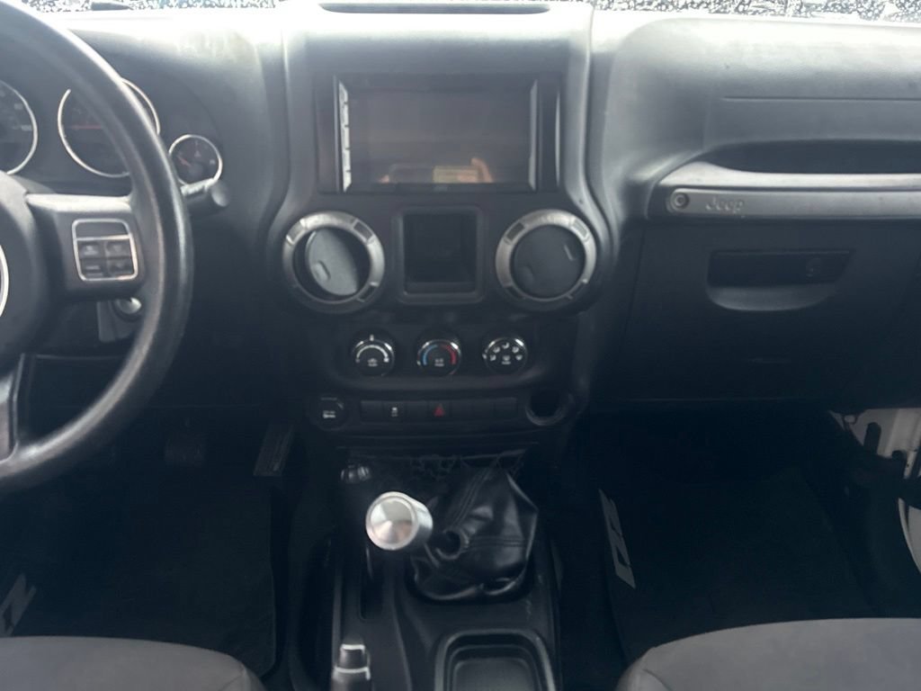 Used 2015 Jeep Wrangler Unlimited Sport AWD/4WD image 16