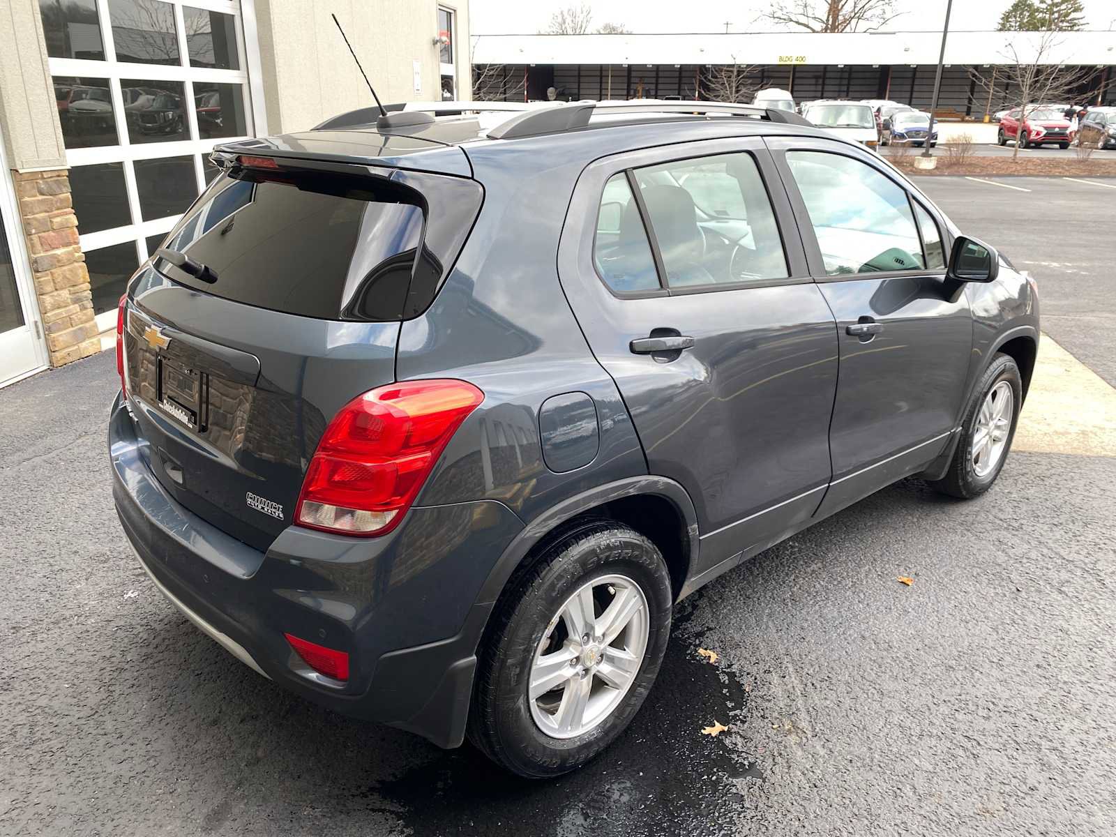 Used 2021 Chevrolet Trax LT w/ Driver Confidence Package AWD/4WD image 4