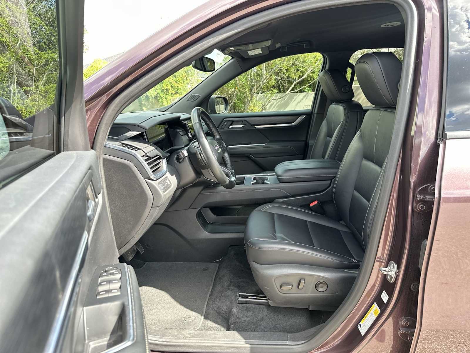 Certified 2024 GMC Acadia Elevation AWD/4WD image 2