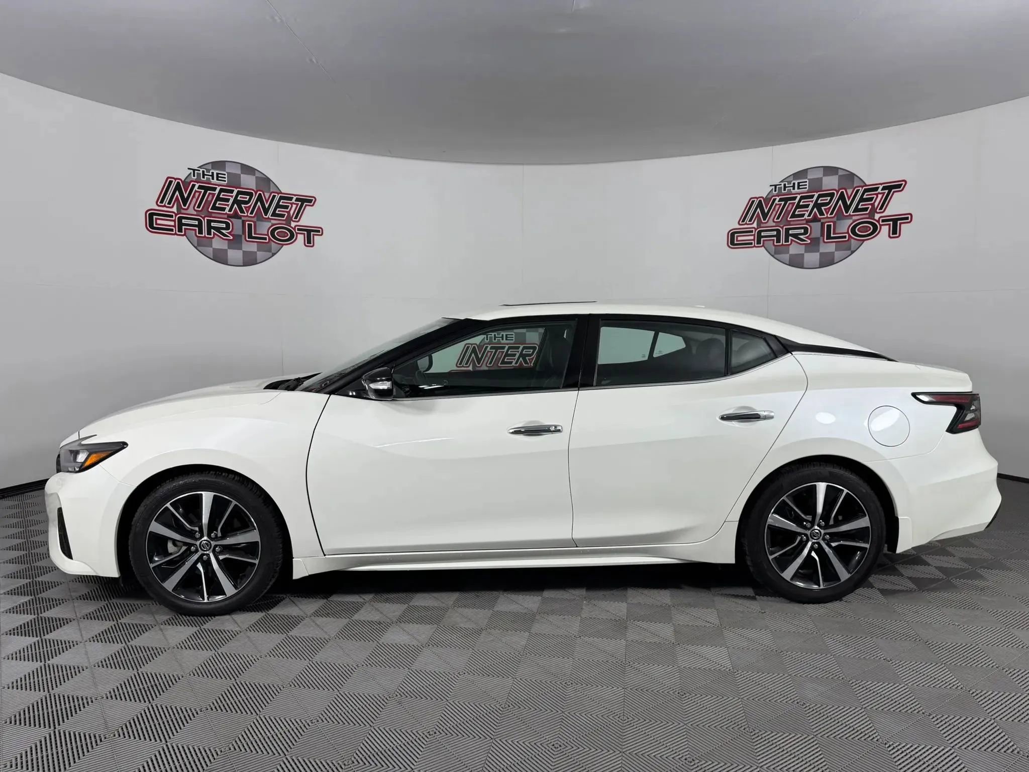 Used 2022 Nissan Maxima SV w/ Floor Mat Group image 4