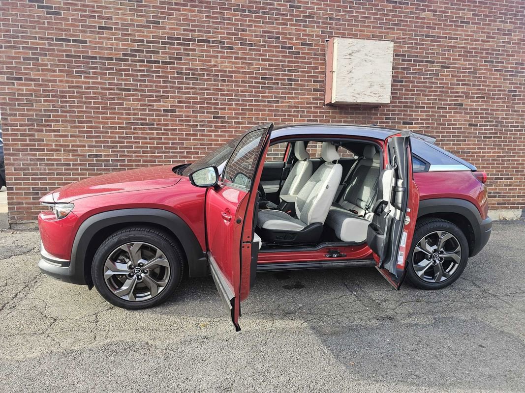 Used 2022 MAZDA MX-30 Electric w/ Premium Plus Pkg image 16