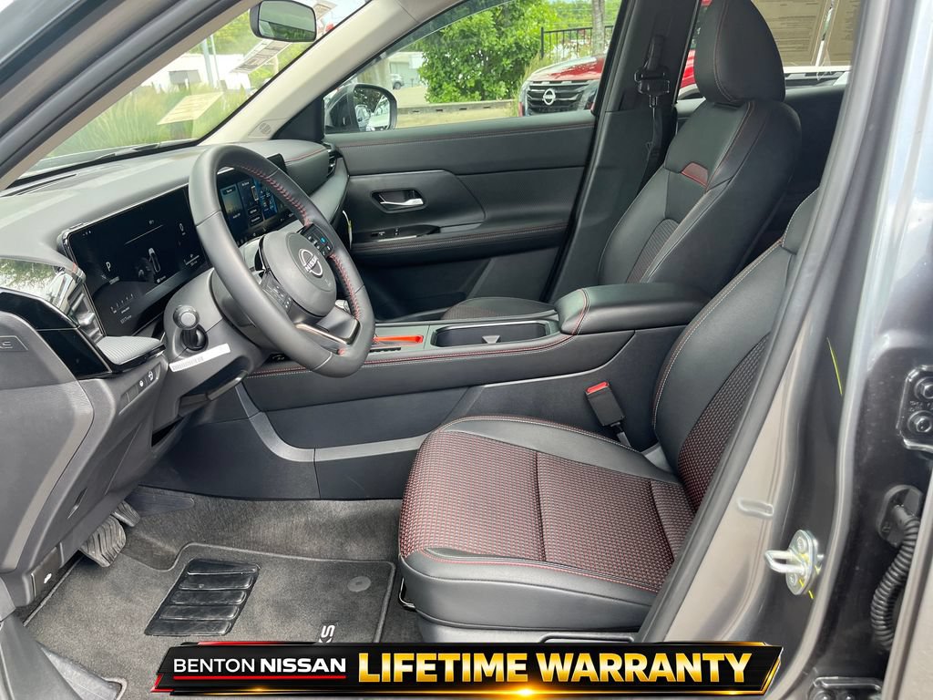 Used 2026 Nissan Kicks SR FWD image 11