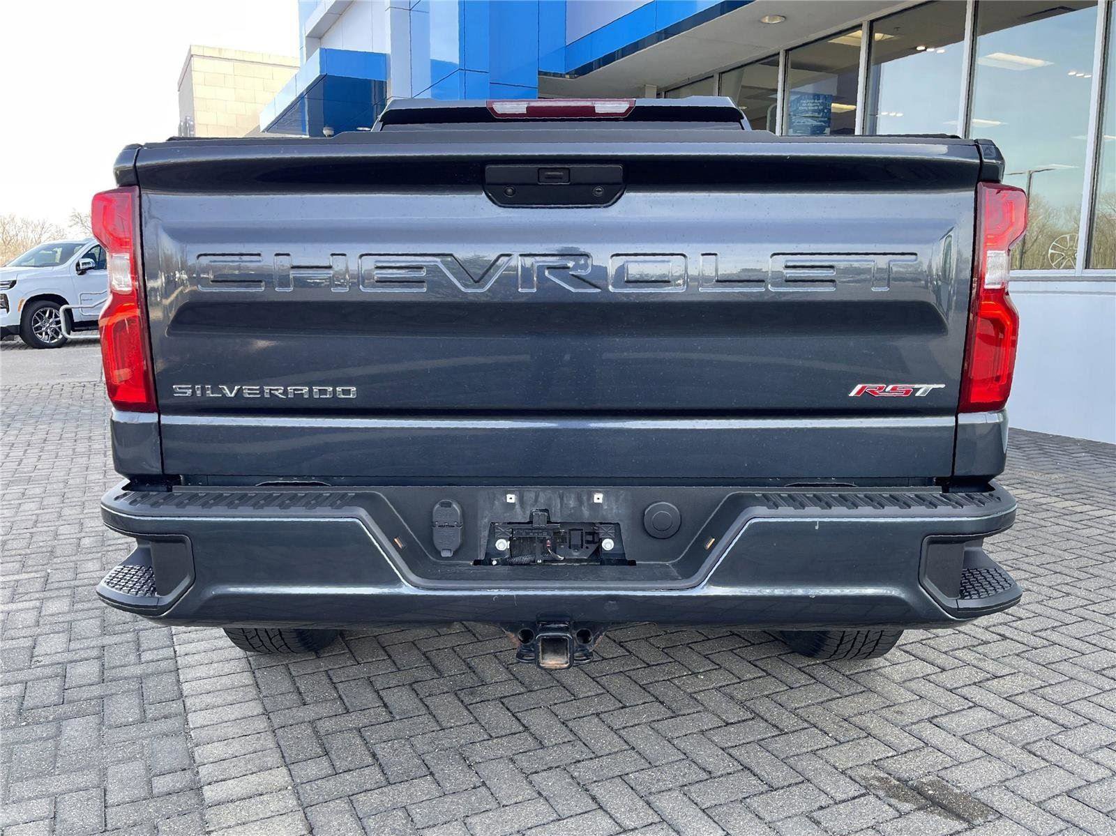 Used 2022 Chevrolet Silverado 1500 RST w/ LPO, Blackout Package image 4