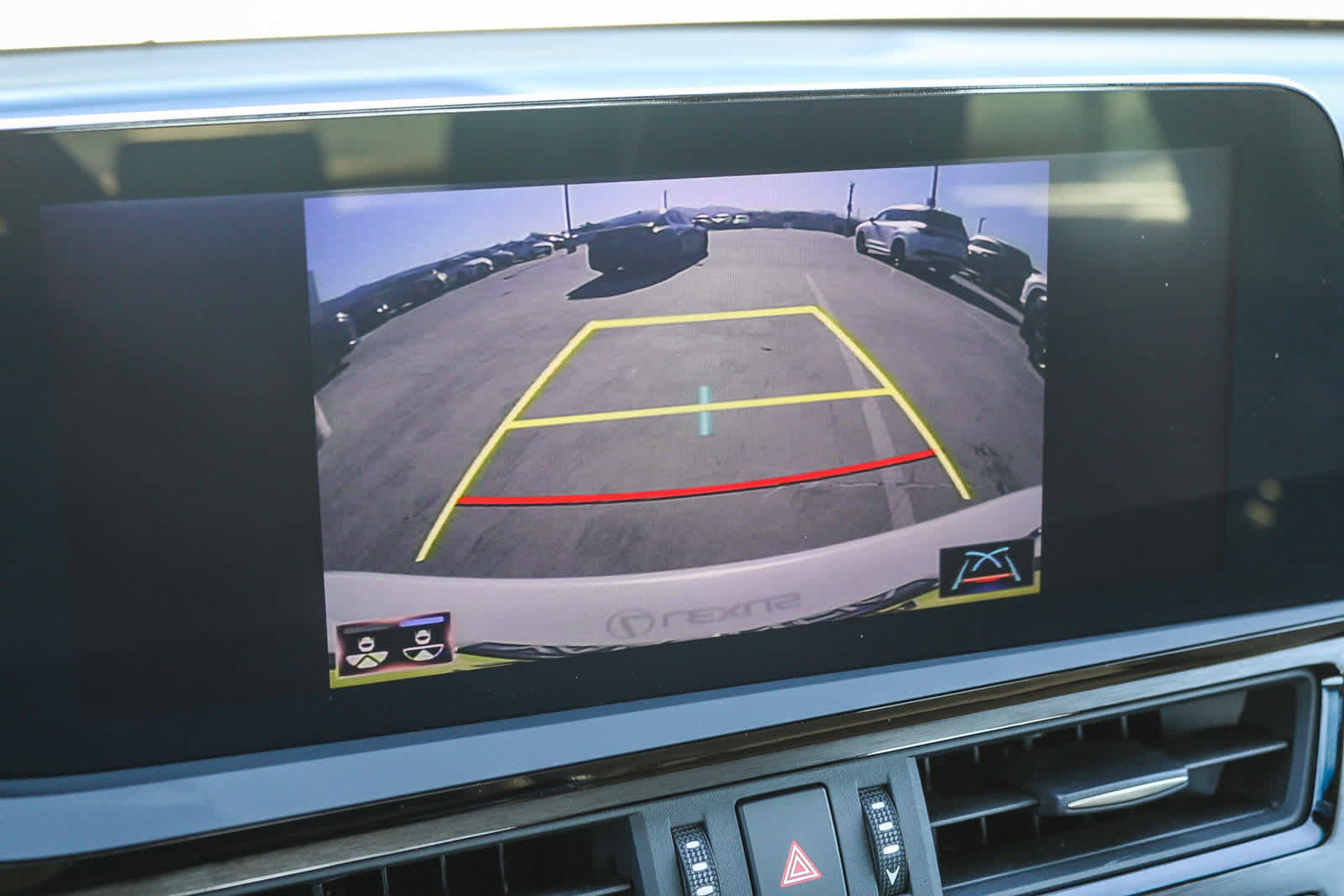 Used 2022 Lexus ES 300h w/ Premium Package FWD image 25