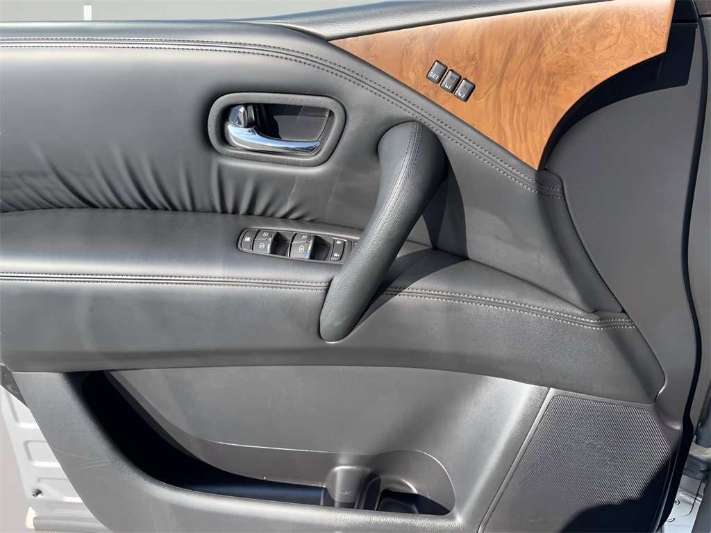 Used 2023 Nissan Armada SL w/ Captain's Chairs Package image 27