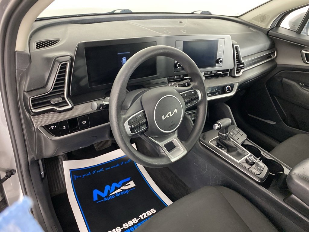 Used 2023 Kia Sportage LX image 11