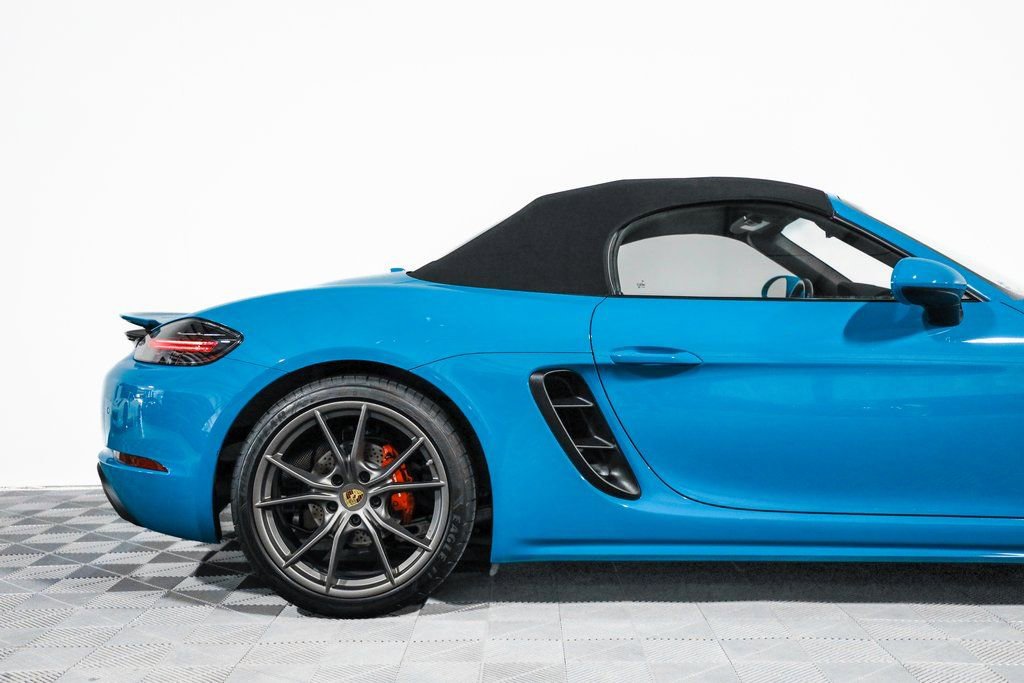 Used 2018 Porsche 718 Boxster S image 2