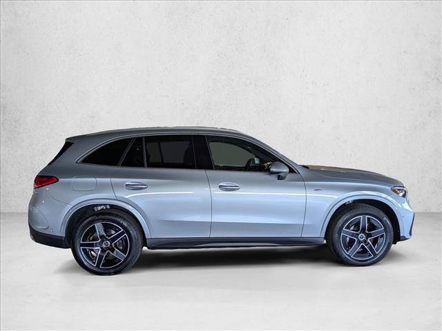Used 2025 Mercedes-Benz GLC 350e 4MATIC image 4