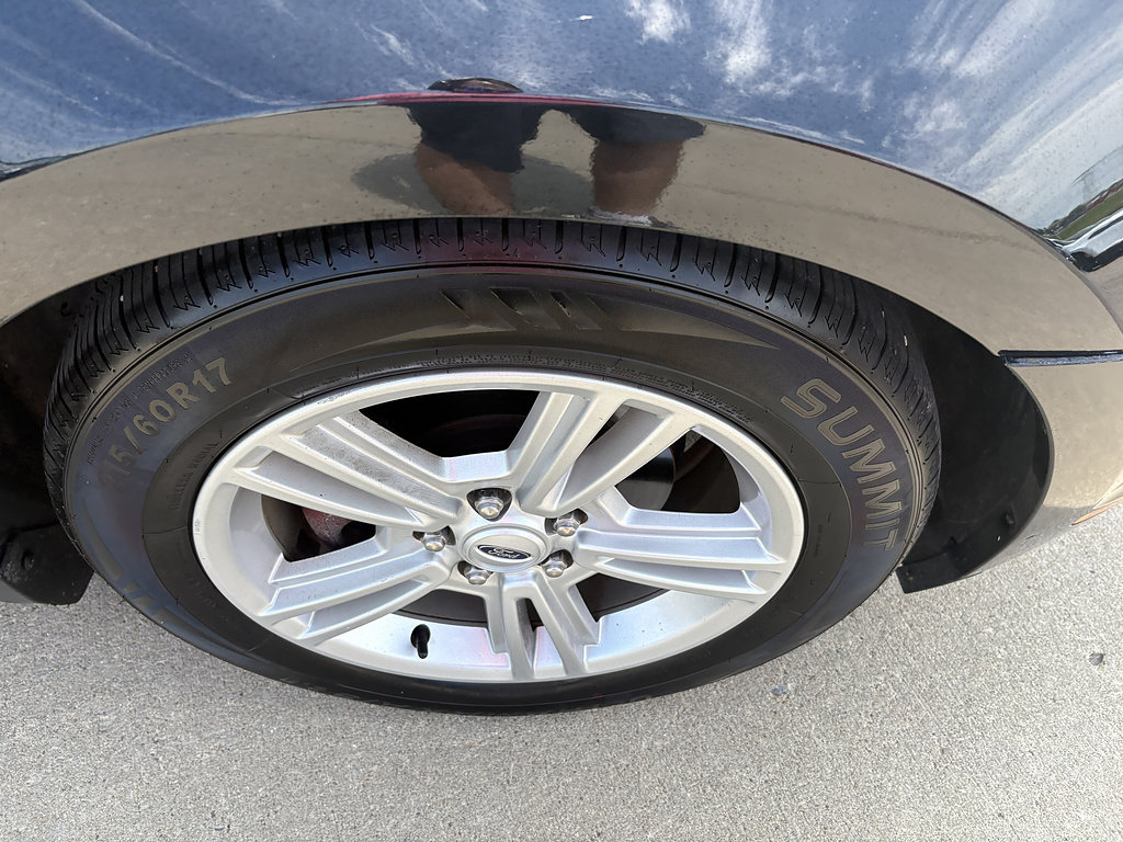Used 2010 Ford Mustang Coupe RWD image 12