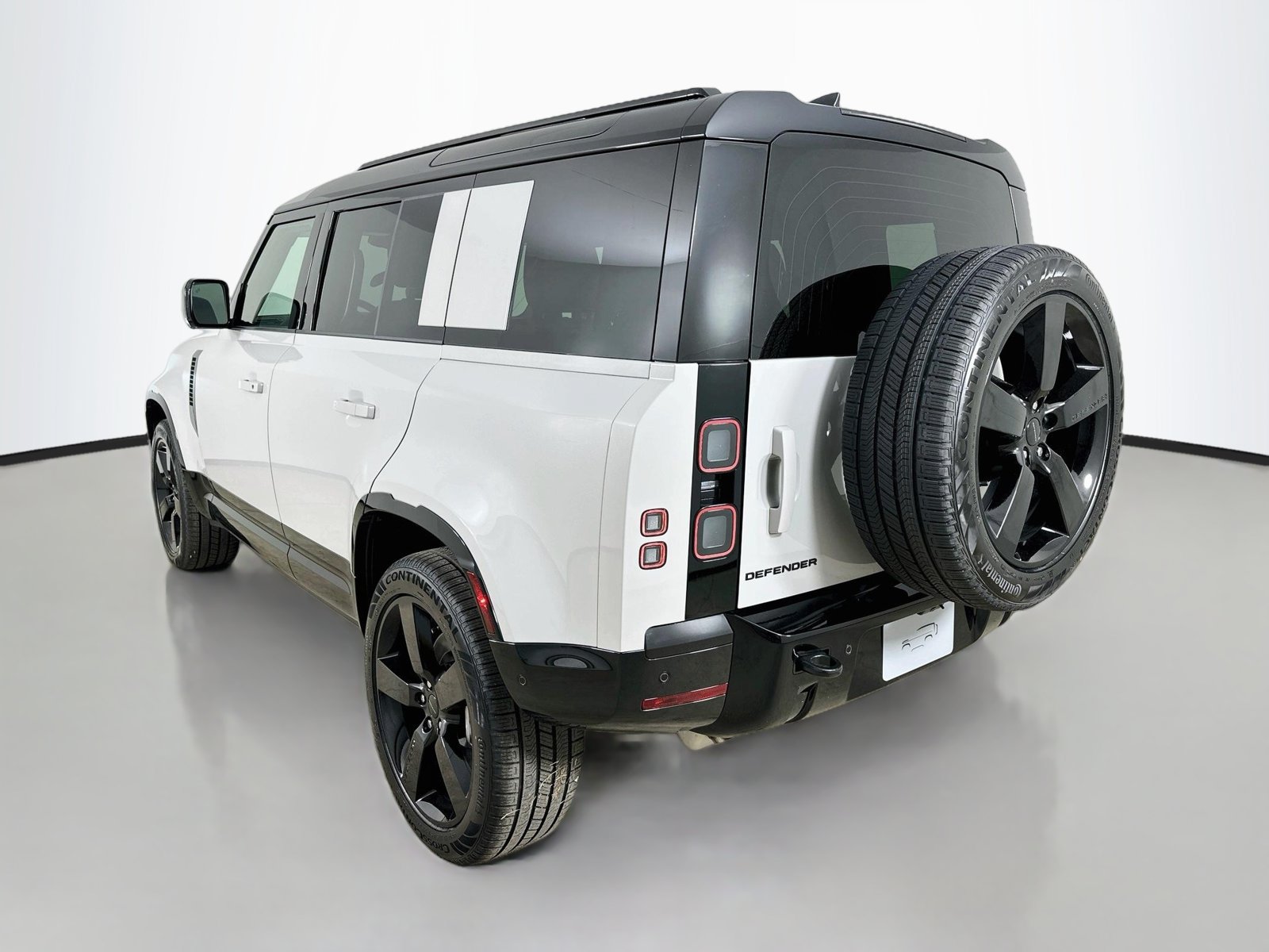 New 2026 Land Rover Defender 110 X-Dynamic SE AWD/4WD image 7