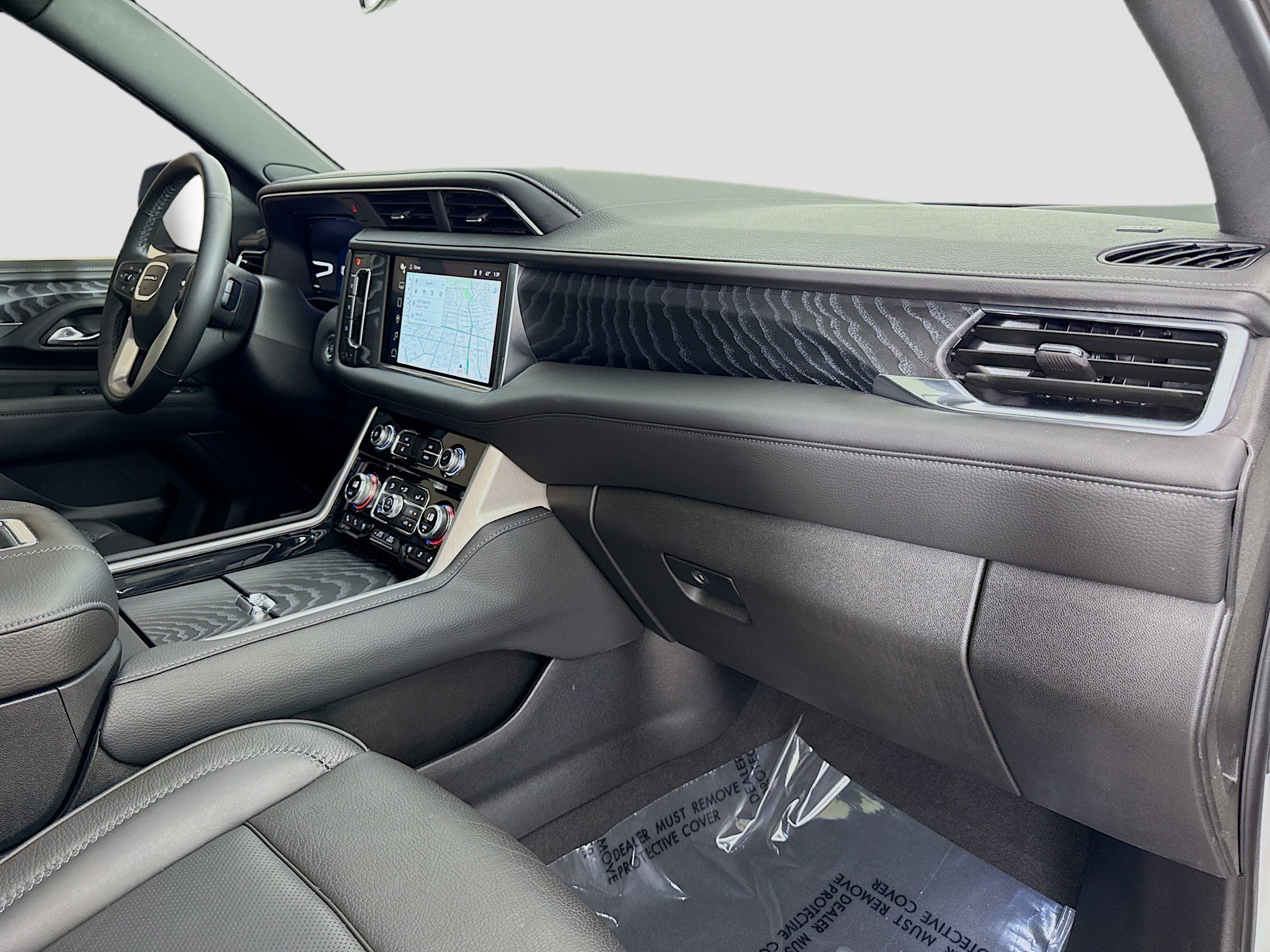 Used 2024 GMC Yukon XL Denali image 32