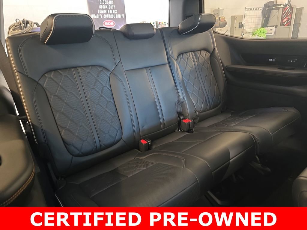 Used 2023 Jeep Grand Wagoneer Series III image 13