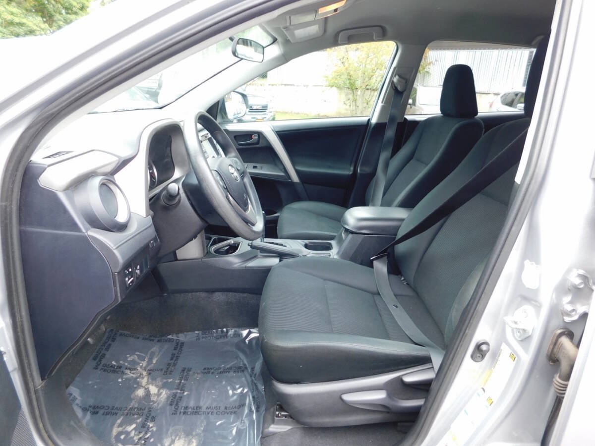 Used 2016 Toyota RAV4 LE AWD/4WD image 7