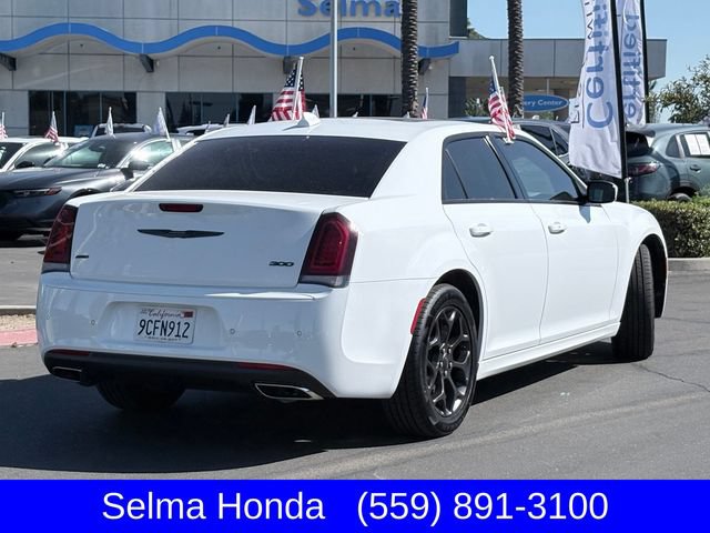 Used 2022 Chrysler 300 Touring L w/ Popular Equipment Group AWD/4WD image 5