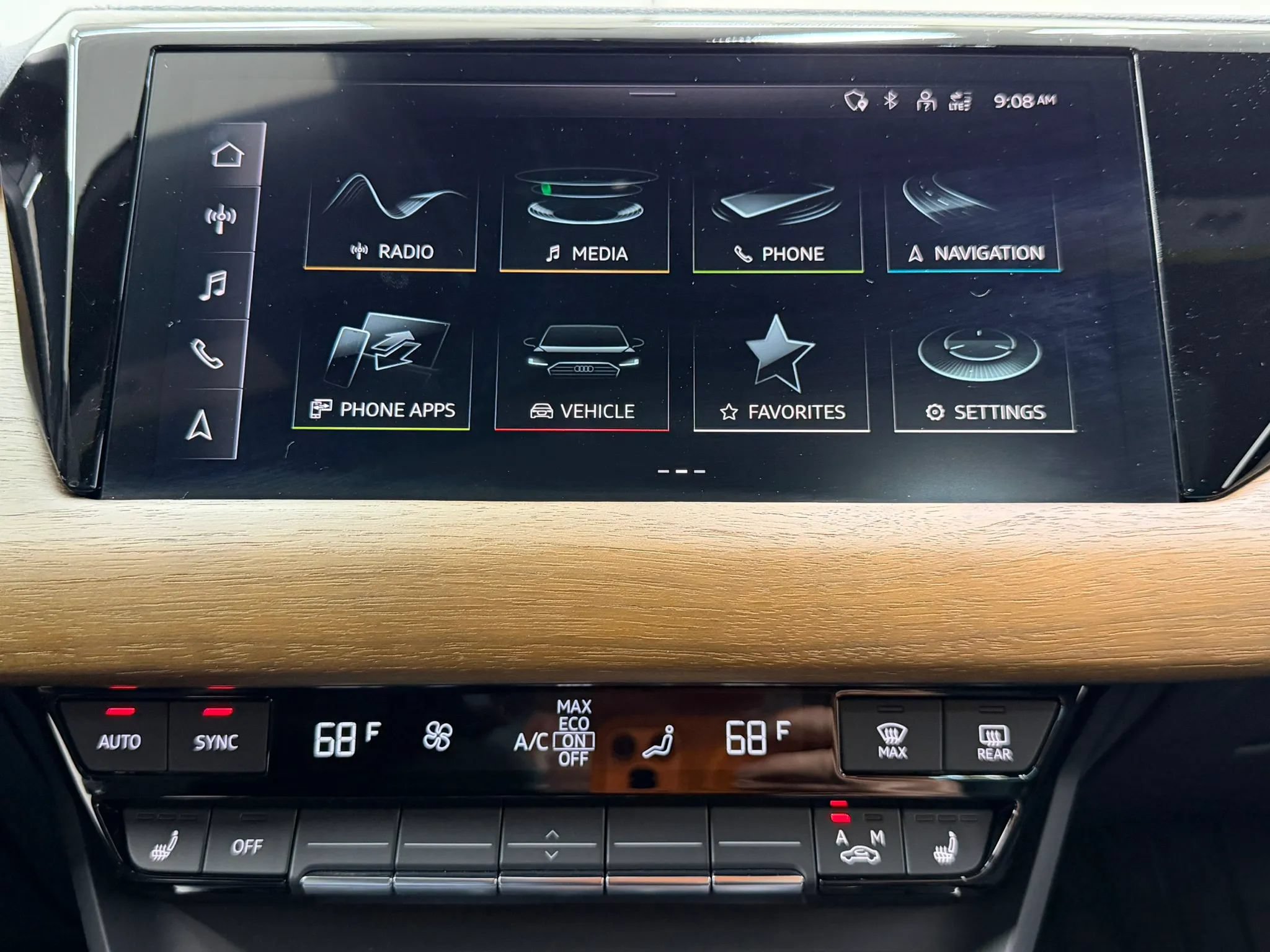 Used 2022 Audi e-tron GT Premium Plus AWD/4WD image 25