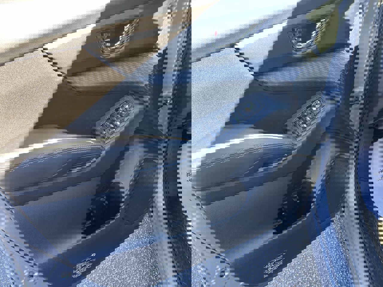 Used 2024 Subaru Ascent Premium w/ Convenience Package image 14