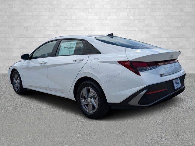 New 2026 Hyundai Elantra SE image 4