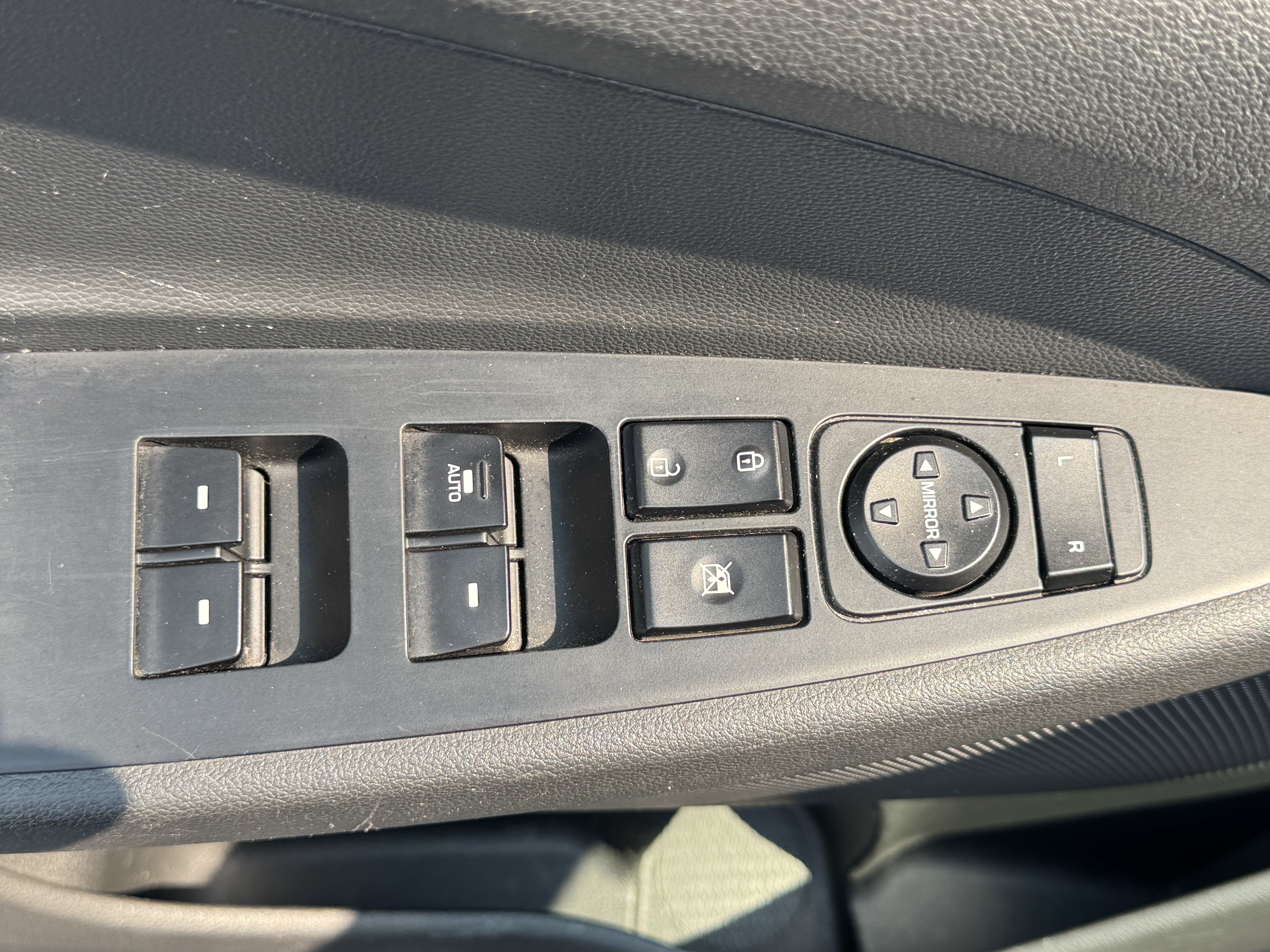 Used 2017 Hyundai Tucson SE w/ SE Popular Package 02 AWD/4WD image 16