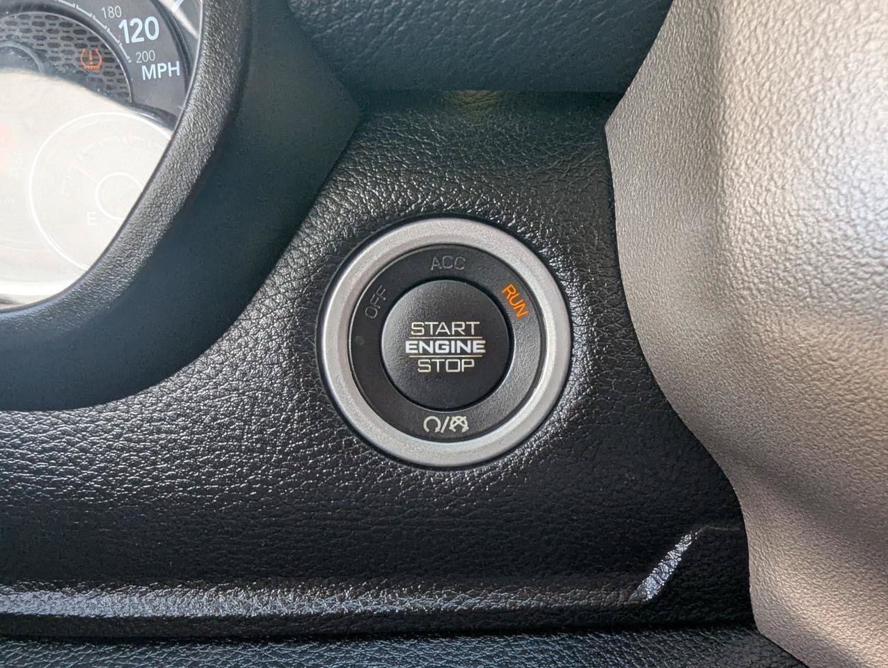 Used 2019 RAM 1500 Laramie AWD/4WD image 17